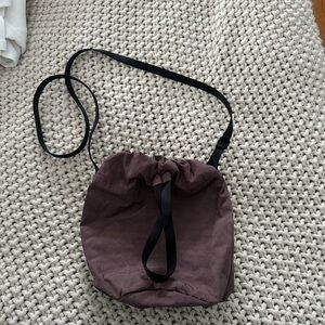 BAGGU Crossbody Bag in Purple and Black